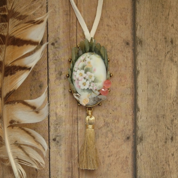 Cherry Blossom Rose Tassel Cameo Necklace Kyanite - Picture 1 of 2